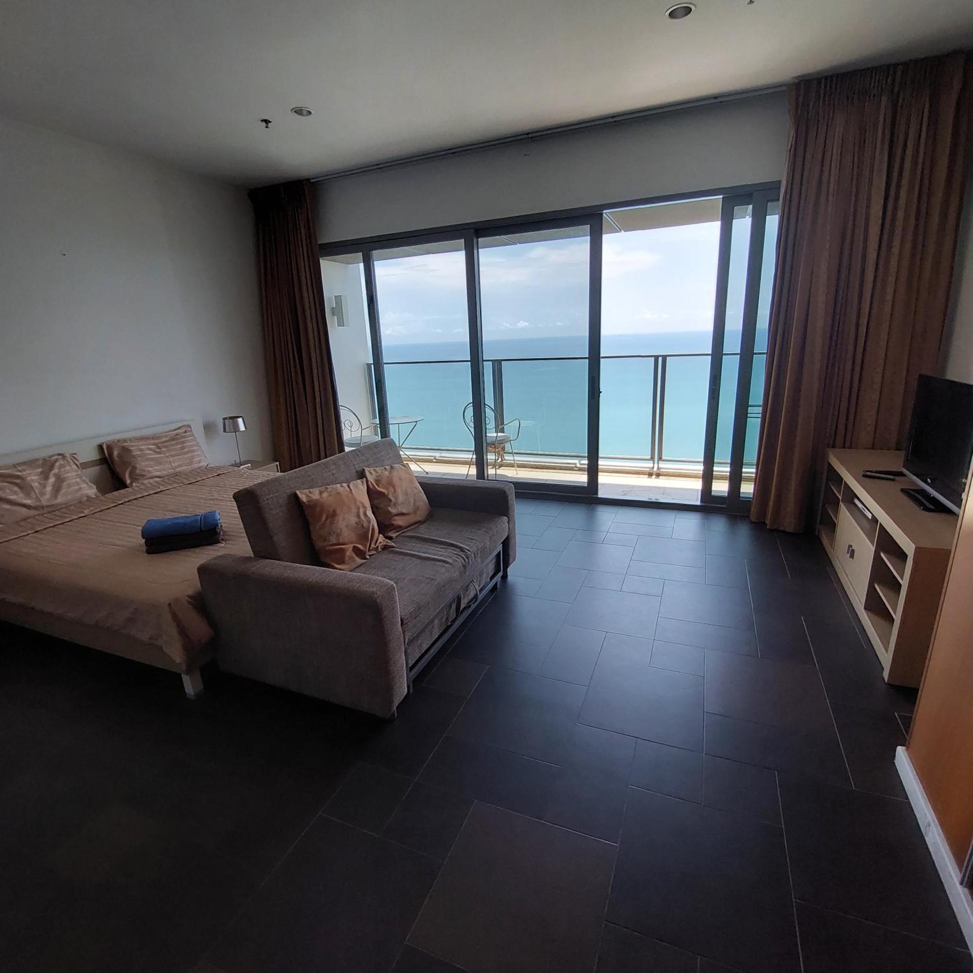 Sea View Apartment In Pattaya Esterno foto