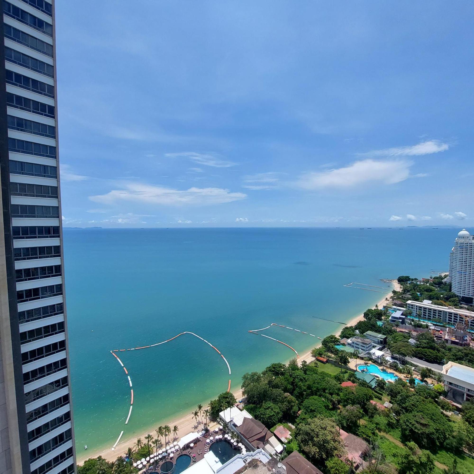 Sea View Apartment In Pattaya Esterno foto
