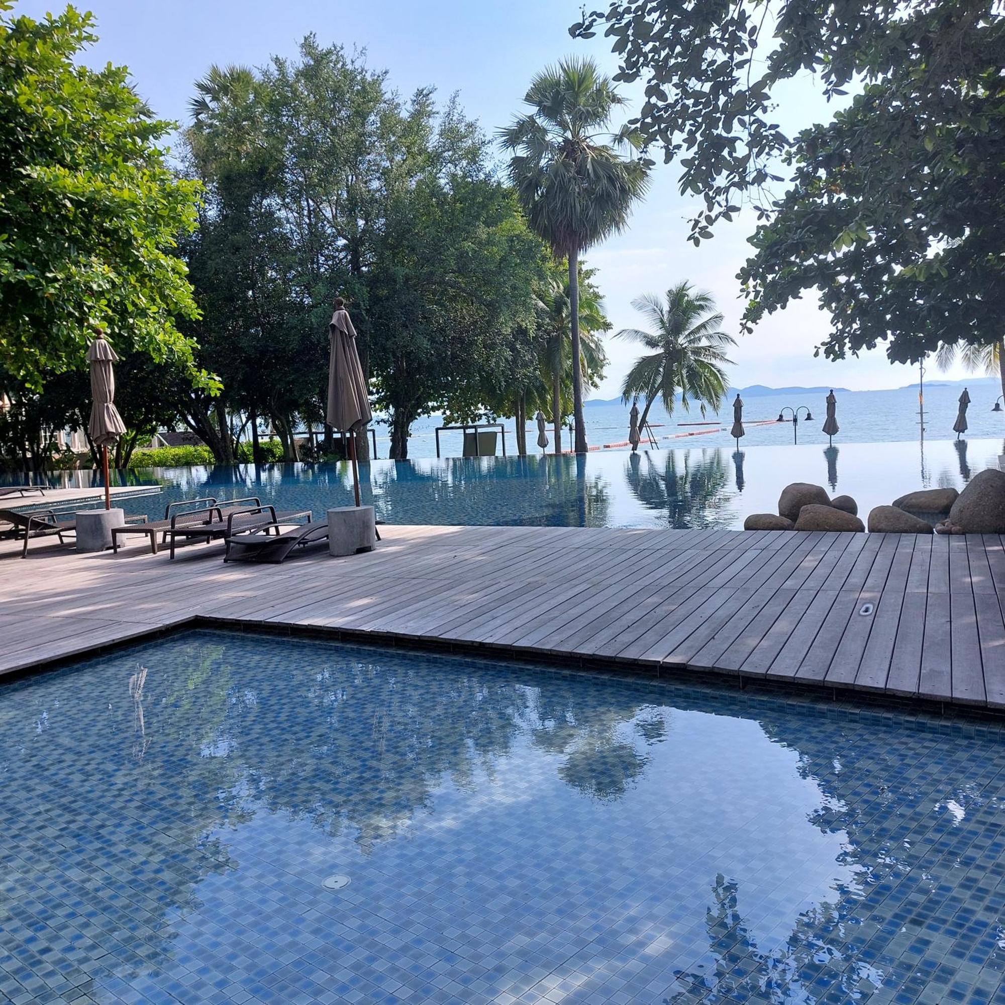 Sea View Apartment In Pattaya Esterno foto