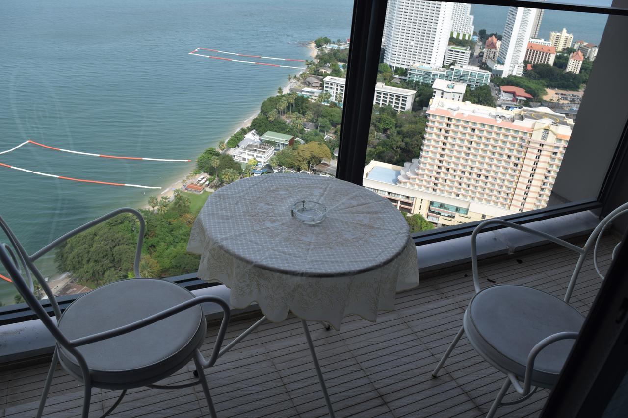 Sea View Apartment In Pattaya Esterno foto