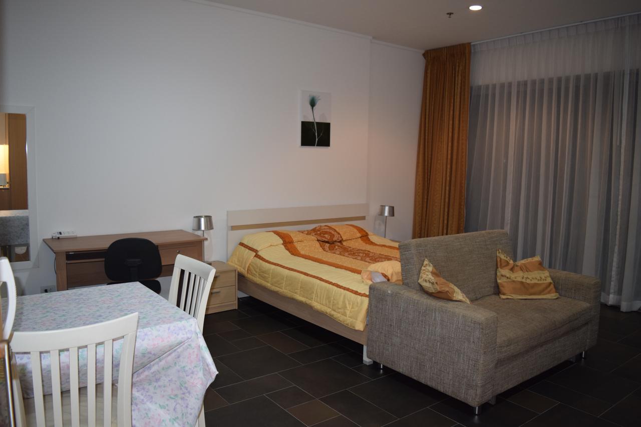 Sea View Apartment In Pattaya Esterno foto